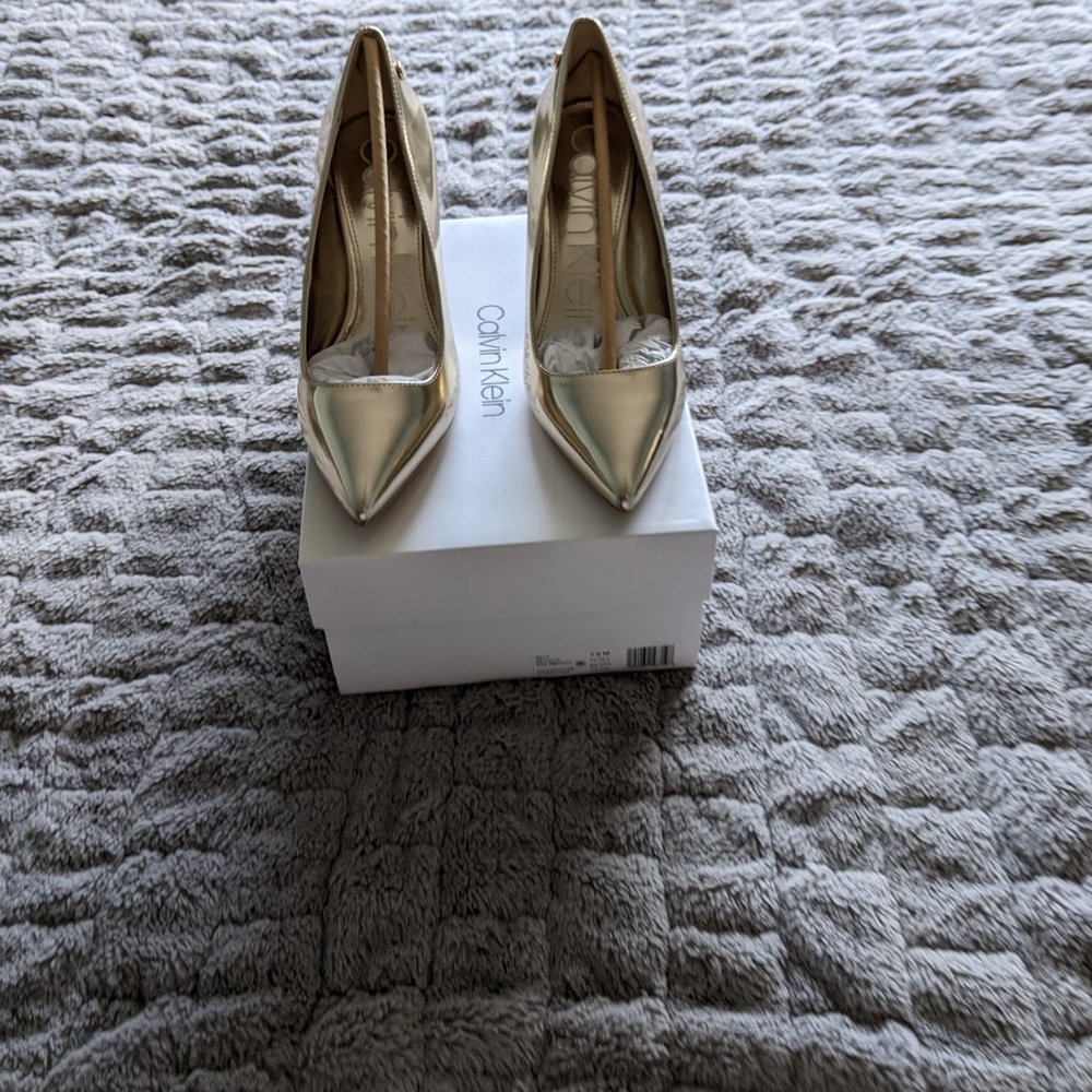Calvin Klein Champagne Gold Pumps